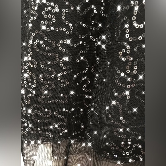HELLO KITTY Black Sequin Sparkly Skirt 🌸 - Picture 4 of 8